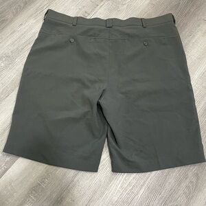 Men 🩳 PGA Tour Dark Gray Flat Front Shorts for Casual Wear 🖤size 40